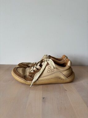 Women’s Gobi Vivo Barefoot Sneakers